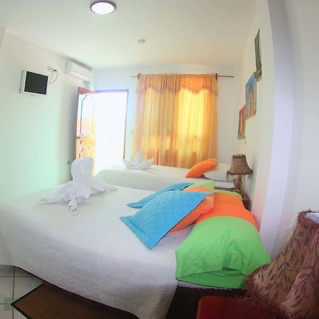 The Island Home Puerto Ayora  Extérieur photo