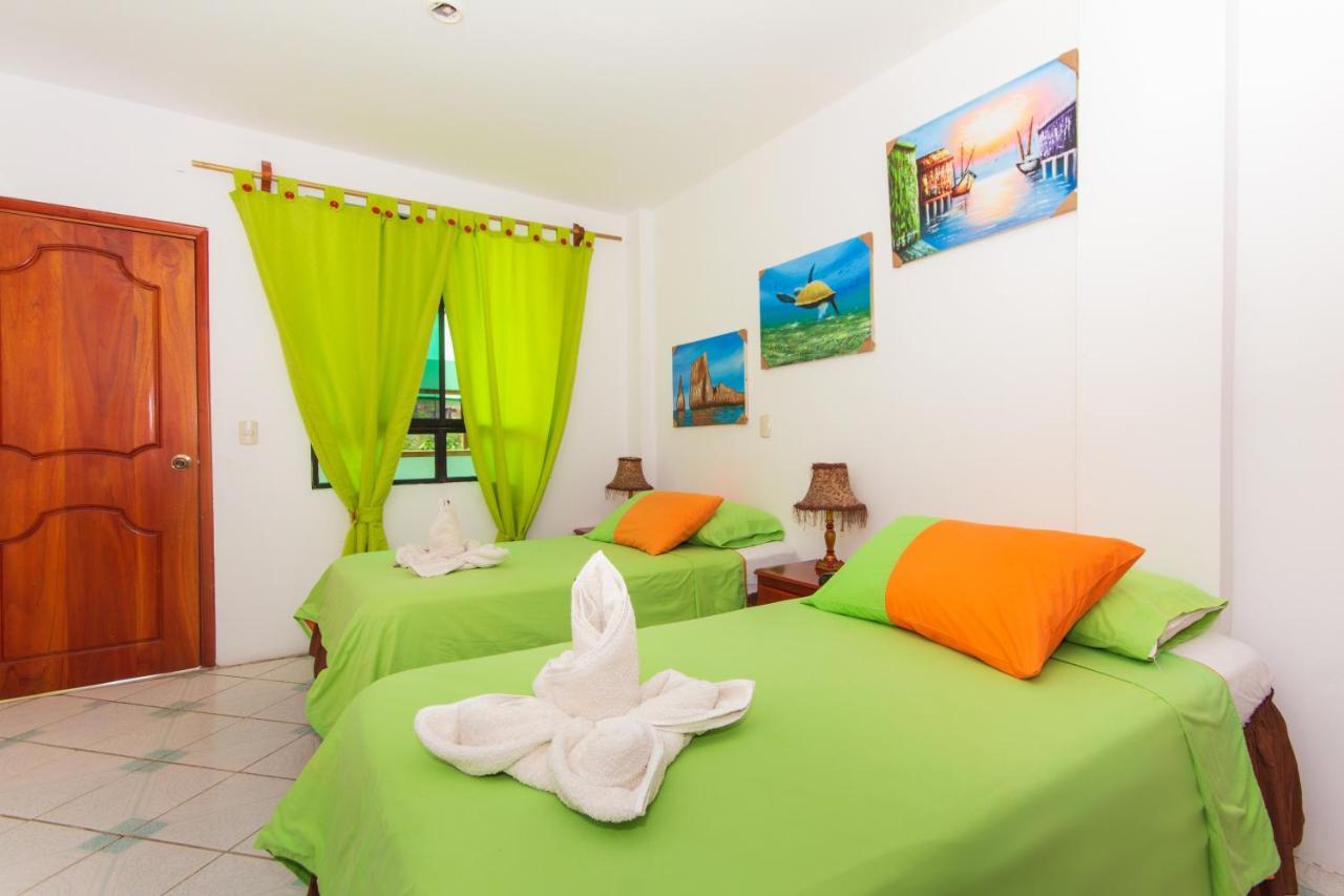 The Island Home Puerto Ayora  Extérieur photo