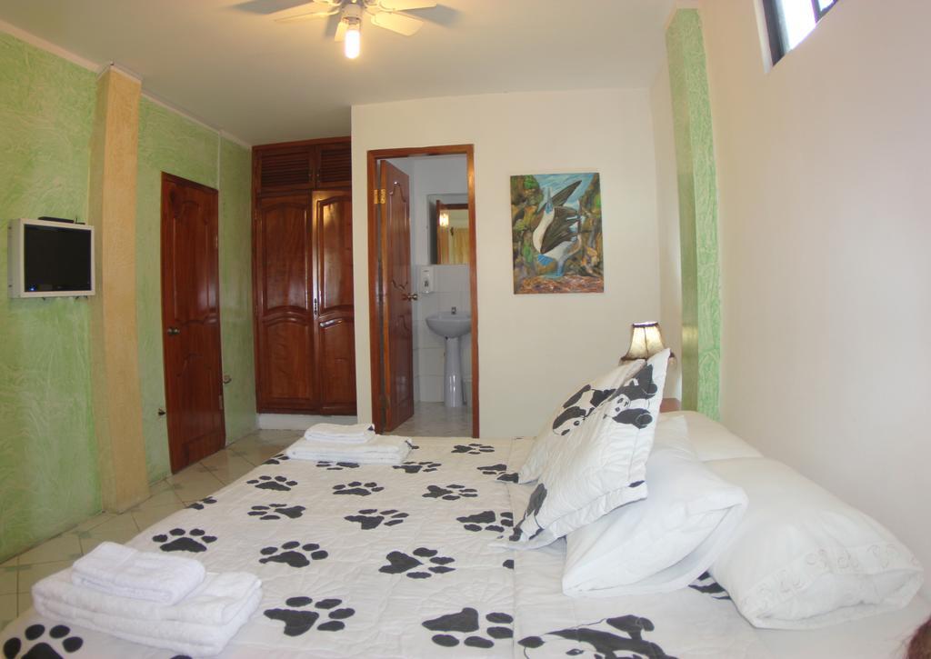 The Island Home Puerto Ayora  Chambre photo