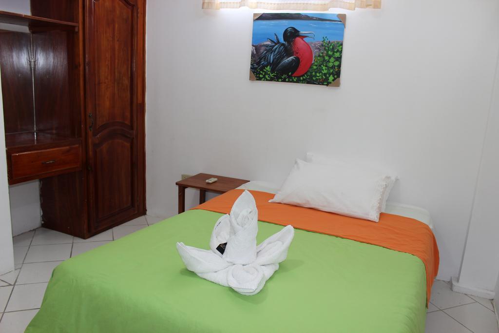 The Island Home Puerto Ayora  Extérieur photo