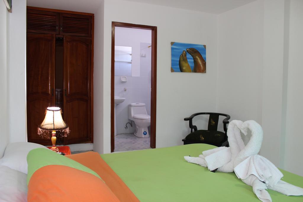The Island Home Puerto Ayora  Extérieur photo