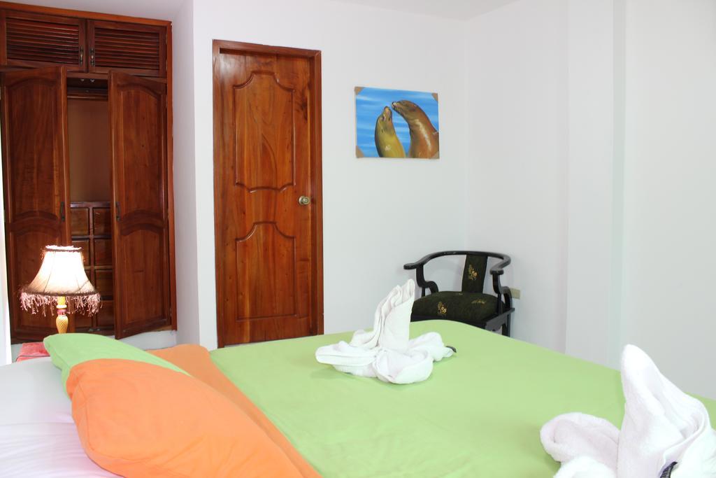 The Island Home Puerto Ayora  Extérieur photo