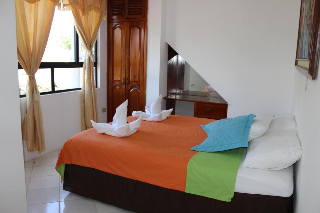 The Island Home Puerto Ayora  Extérieur photo
