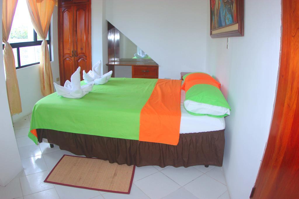The Island Home Puerto Ayora  Extérieur photo