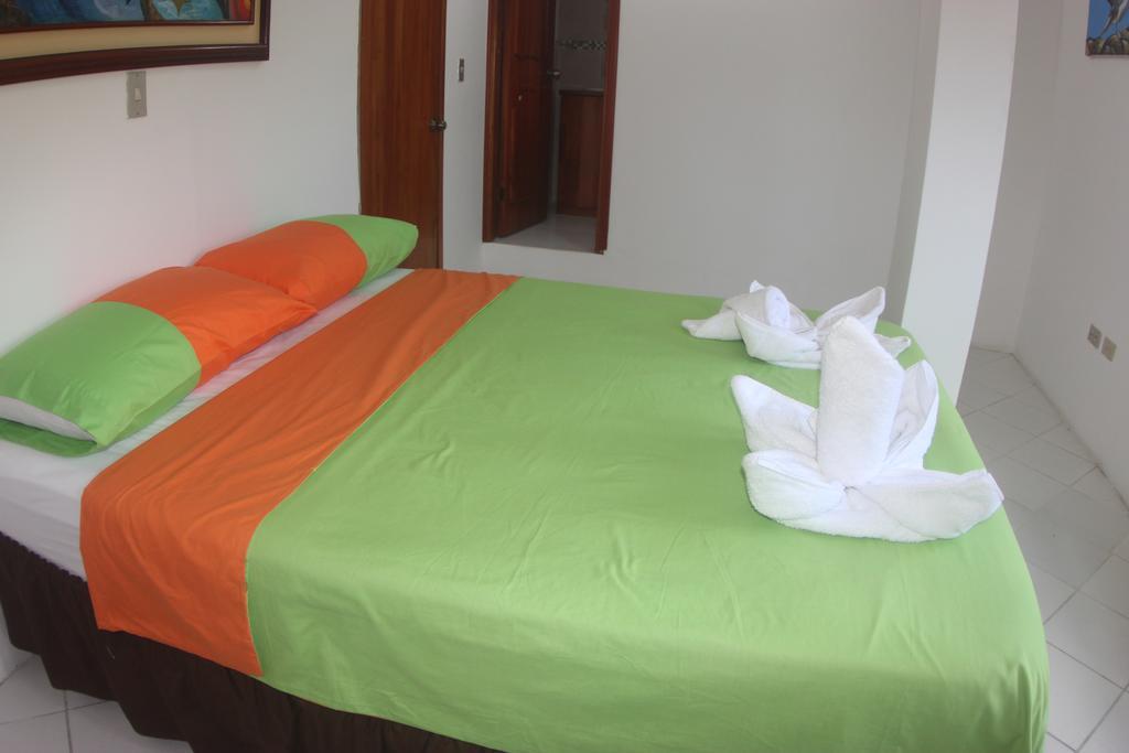 The Island Home Puerto Ayora  Extérieur photo