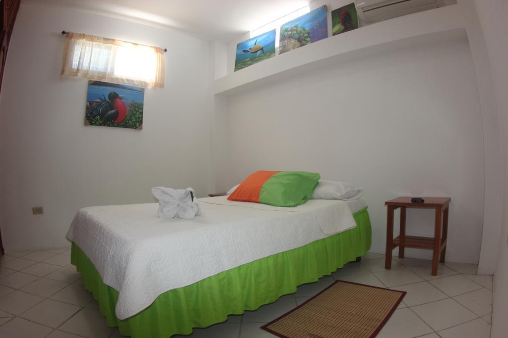 The Island Home Puerto Ayora  Extérieur photo